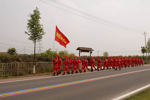 中國(guó)安能第二工程局常州分公司搶險(xiǎn)救援大隊(duì)黨日活動(dòng)上演拉練與黨史教育“二重奏”