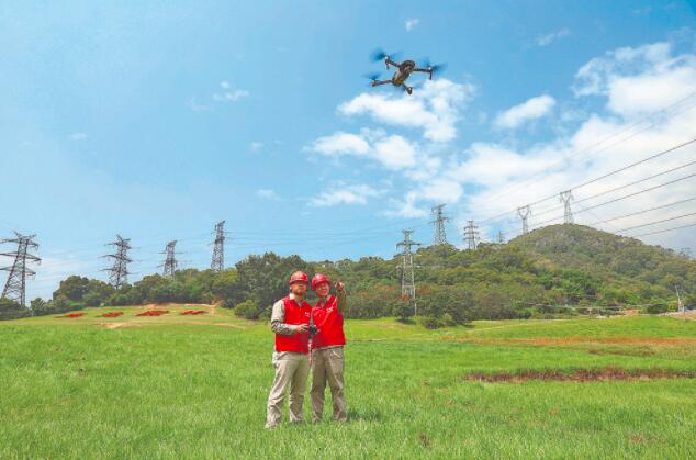 福建廈門供電公司應用無人機智能管控平臺排查線路隱患