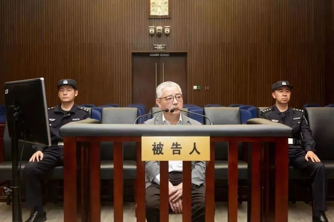 被控受賄1.56億，原上海電氣集團股份有限公司總裁、董事長鄭建華受審