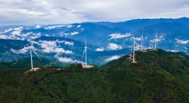 國家首批大型風(fēng)電光伏基地項目雅礱江臘巴山風(fēng)電項目投產(chǎn)發(fā)電