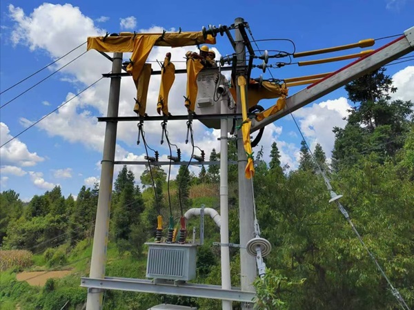 貴州石阡供電局大力推進(jìn)低電壓、重過載專項治理，提升電力供應(yīng)穩(wěn)定性